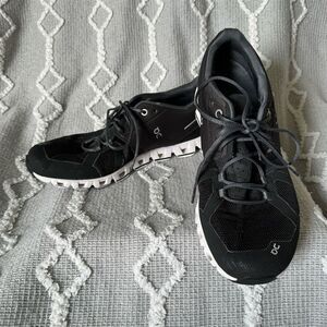 On Cloud Women’s Black Mesh Sneakers Breathable Cushioned Athletic Shoes